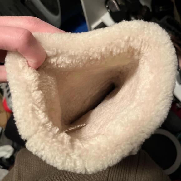 Super Adorable New Michael Kors - Picture 3 of 4